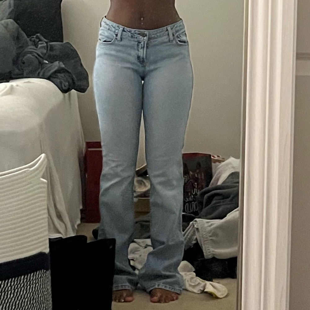 lei light washed bootcut jeans